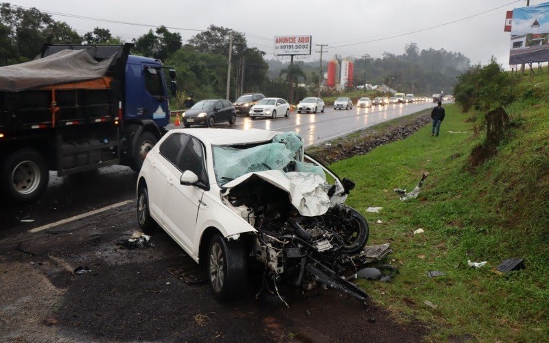 Motorista do carro morreu após colidir frontalmente com caminhão que descia a Serra na BR-116 | Jornal NH