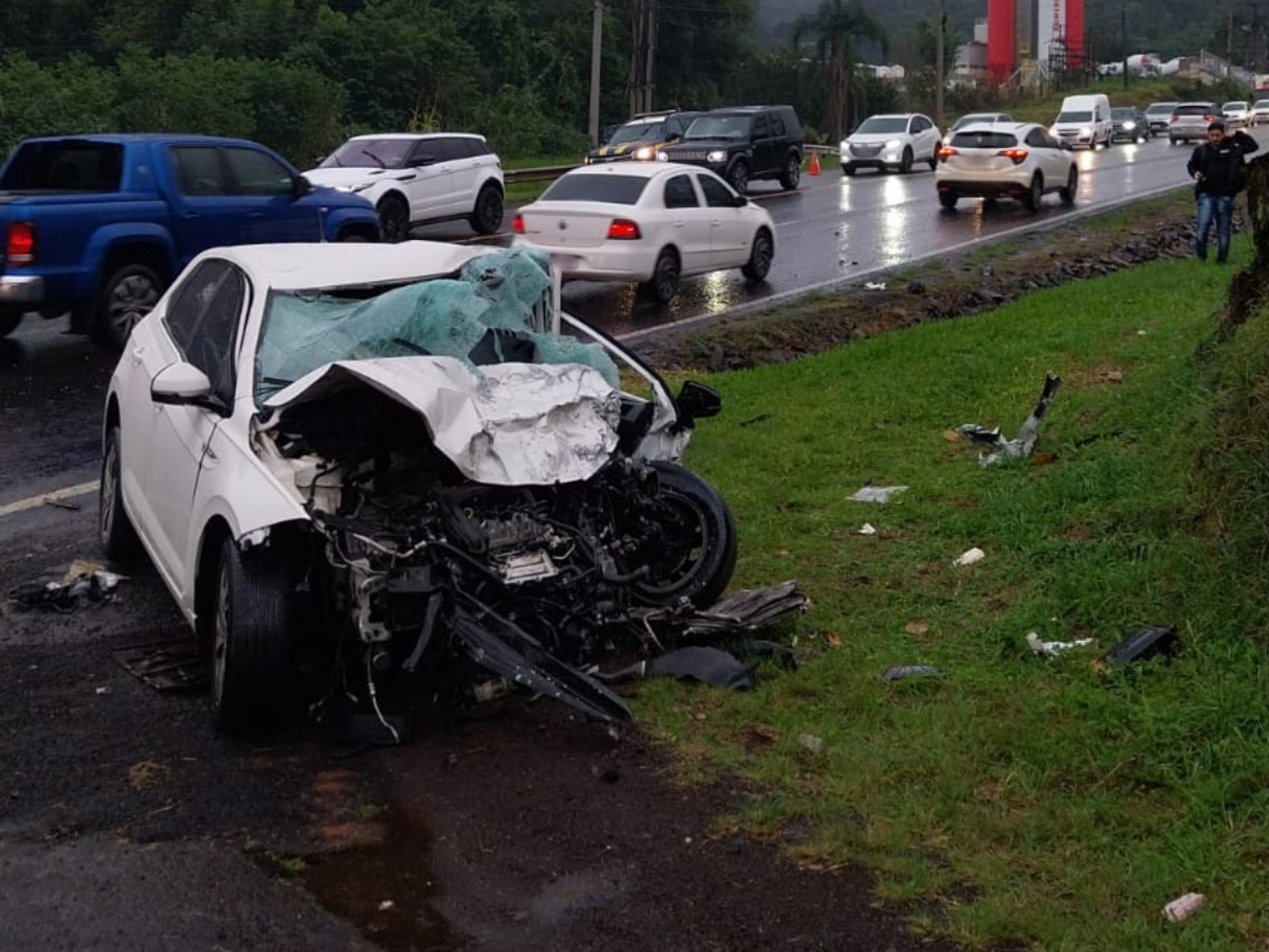 Motorista de carro morreu após colidir contra caminhão na BR-116, em Estância Velha | Jornal NH