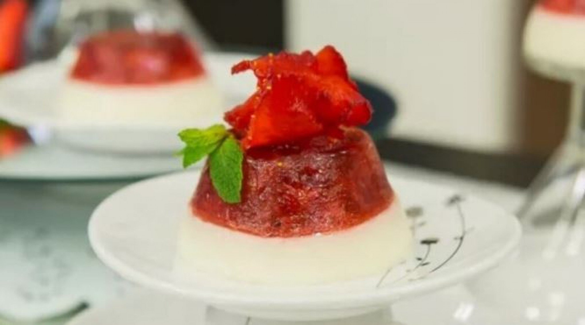 RECEITA DA ANA MARIA BRAGA: Saiba como fazer a Gelatina vermelha com mousse de iogurte preparada nesta segunda-feira, 7 de agosto