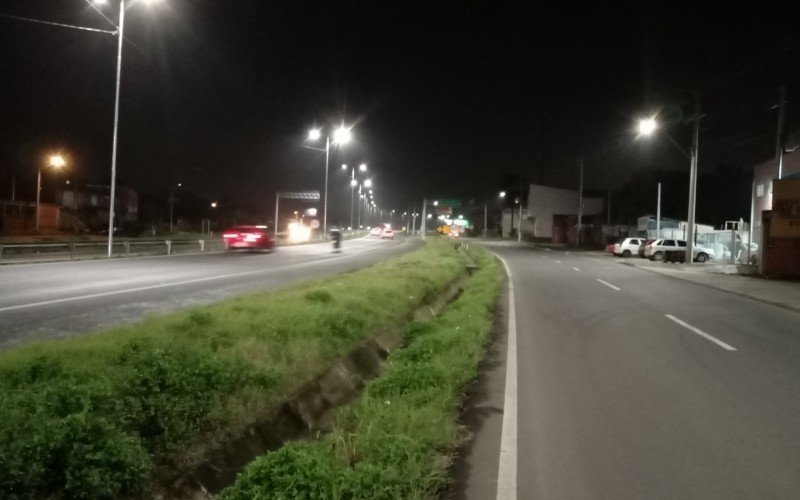 Do trecho duplicado, 75% já tem luminárias instaladas, mudando o visual da rodovia