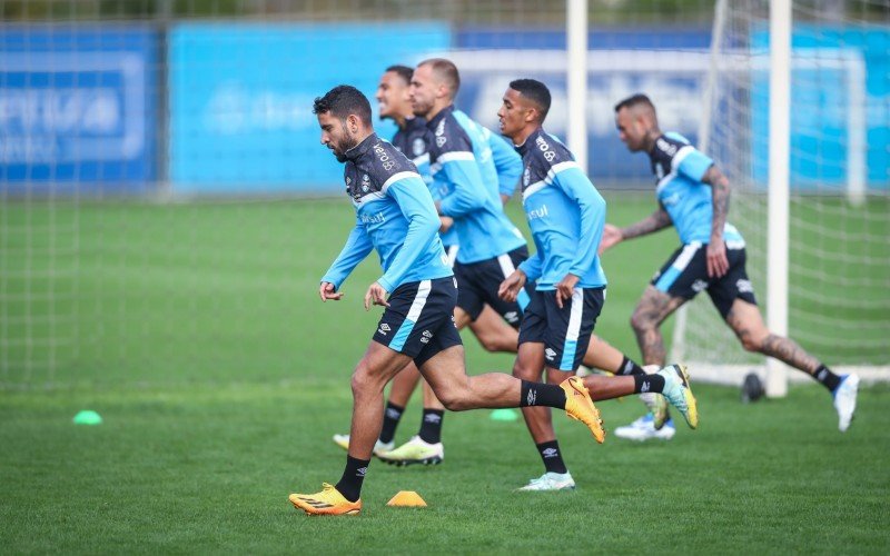 Jogadores do Grêmio se reapresentam no CT Luiz Carvalho sem Renato Gaúcho