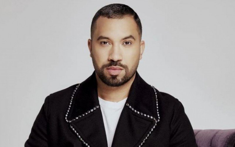 Gil do Vigor diz ter sido agredido por mulher em fila de aeroporto por estar "cantando baixinho" | Jornal NH
