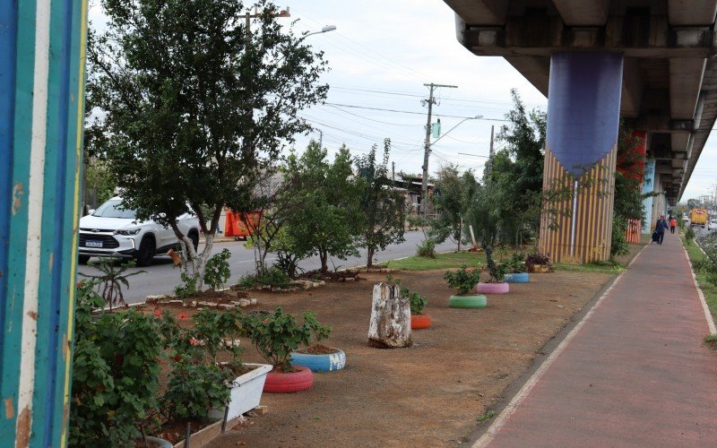 Canteiro da Avenida  1.Âº de MarÃ§o, bairro Industrial 