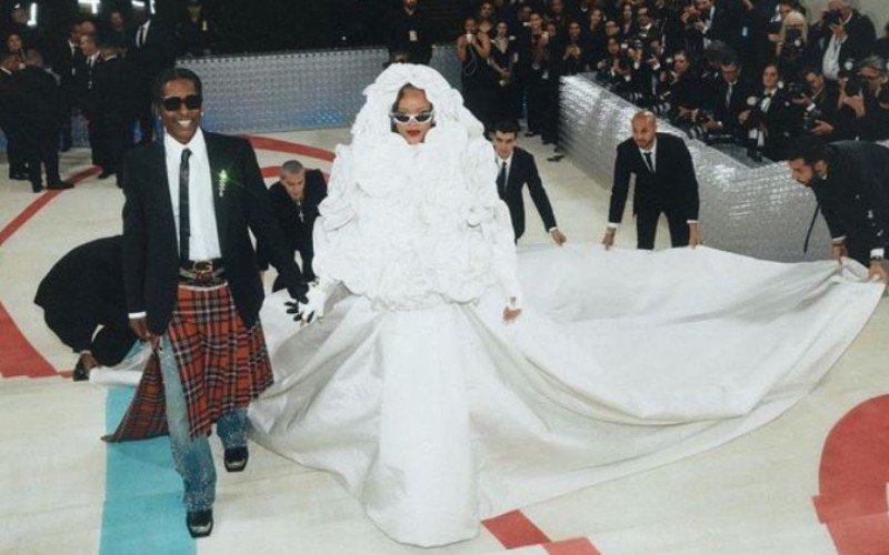 Rihanna dá à luz a uma menina diz site | Jornal NH