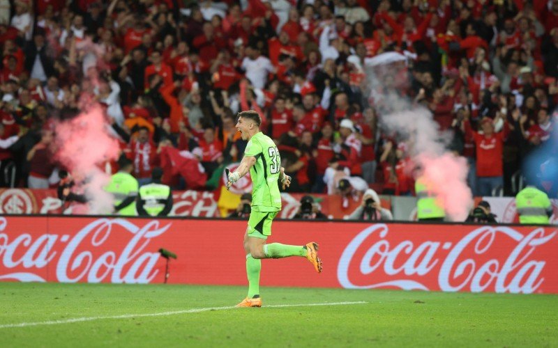 Sergio Rochet marcou a cobrança que classificou o Inter às semis da Libertadores | abc+