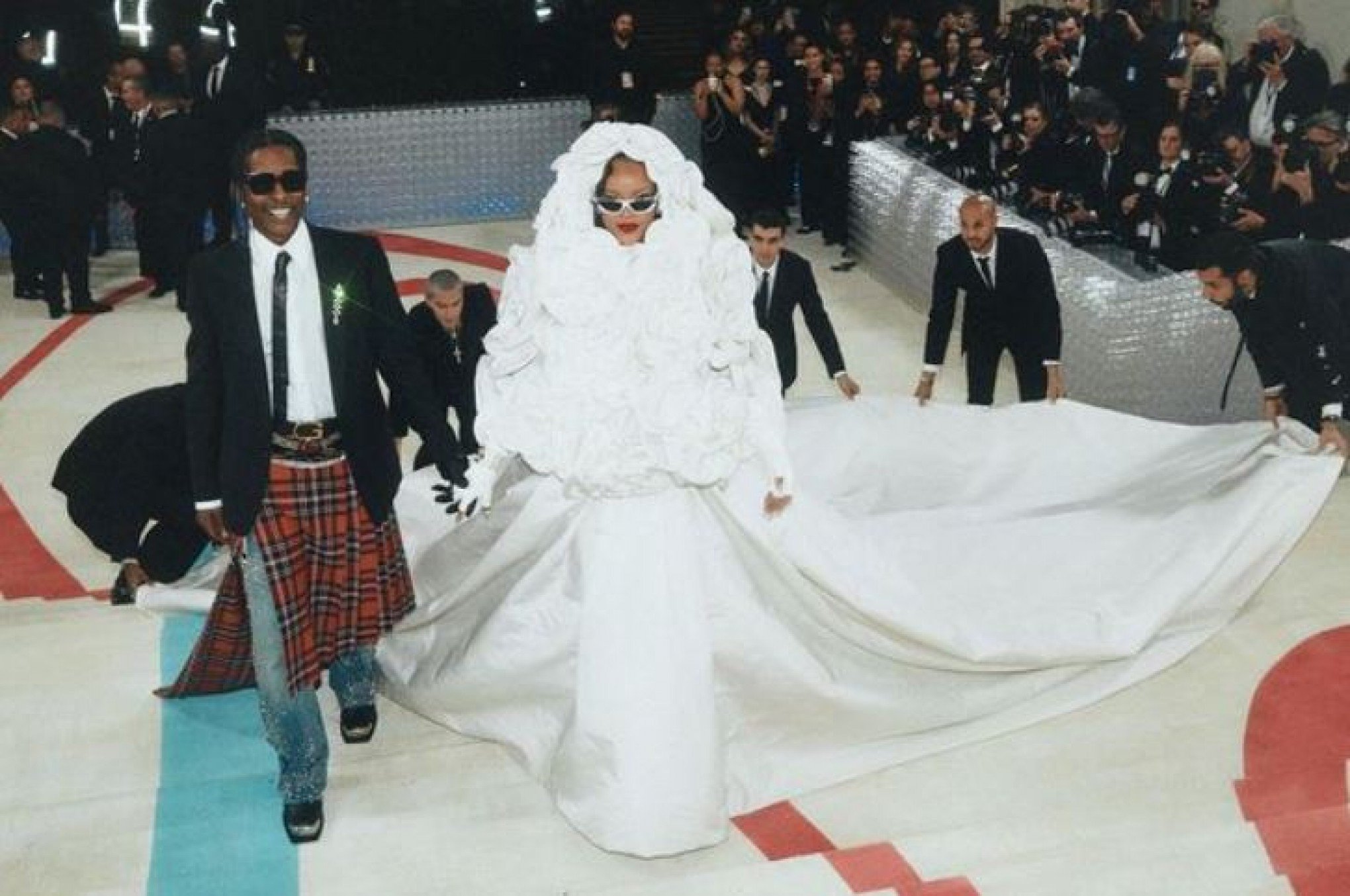 Nasce segundo bebê de Rihanna; fontes revelam sexo e mais detalhes