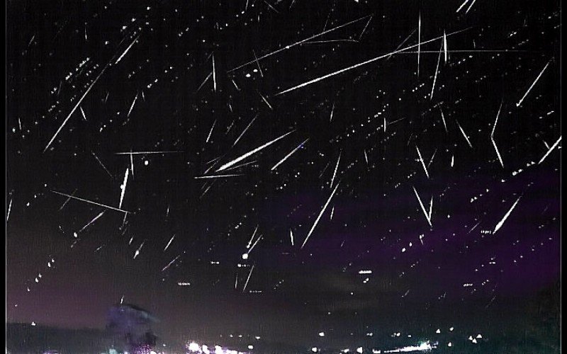 Registro de meteoros sobrepostos já realizados nas noites de 9 e 10 de agosto | Jornal NH