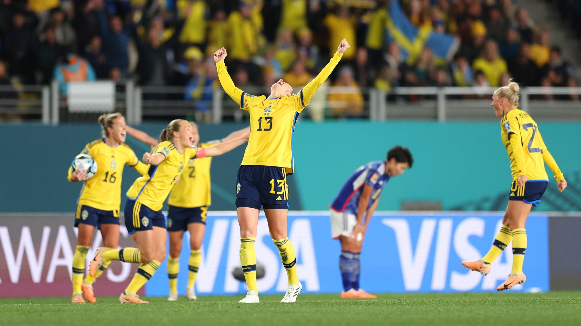 Suécia vence o Japão para manter vivo o sonho do título mundial