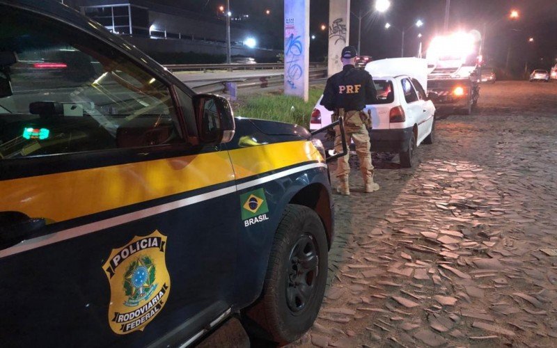 Motorista sem CNH é preso com carro clonado na BR-116, em Novo Hamburgo | Jornal NH