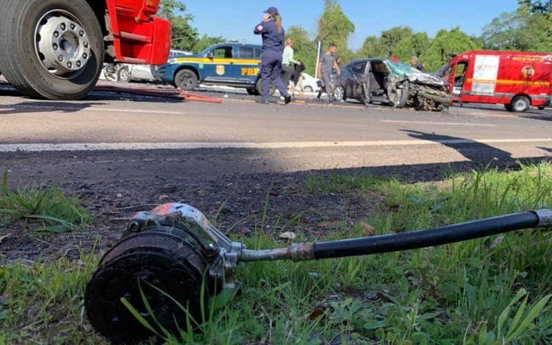 BR-116: Acidente de trÃ¢nsito entre dois carros deixa feridos no 