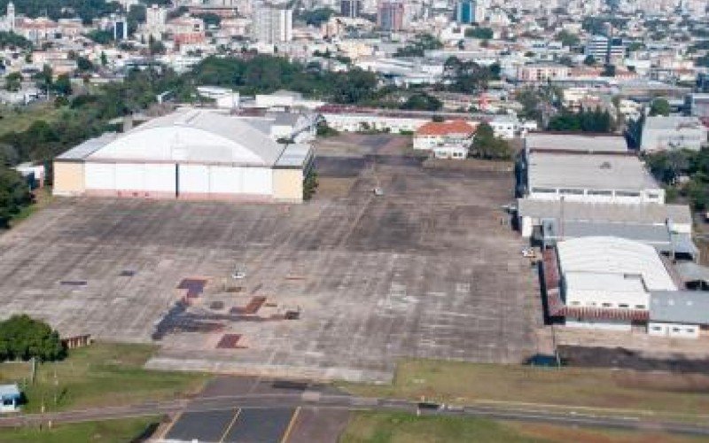 Prédio do primeiro aeroporto gaúcho ficava em meio aos hangares da antiga Varig | abc+