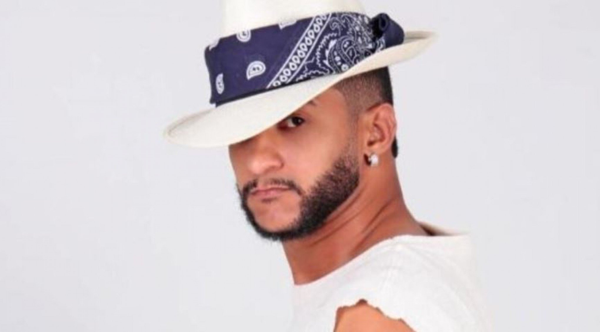Serginho Porradão, MC de brega funk, morre aos 29 anos após confusão em festa