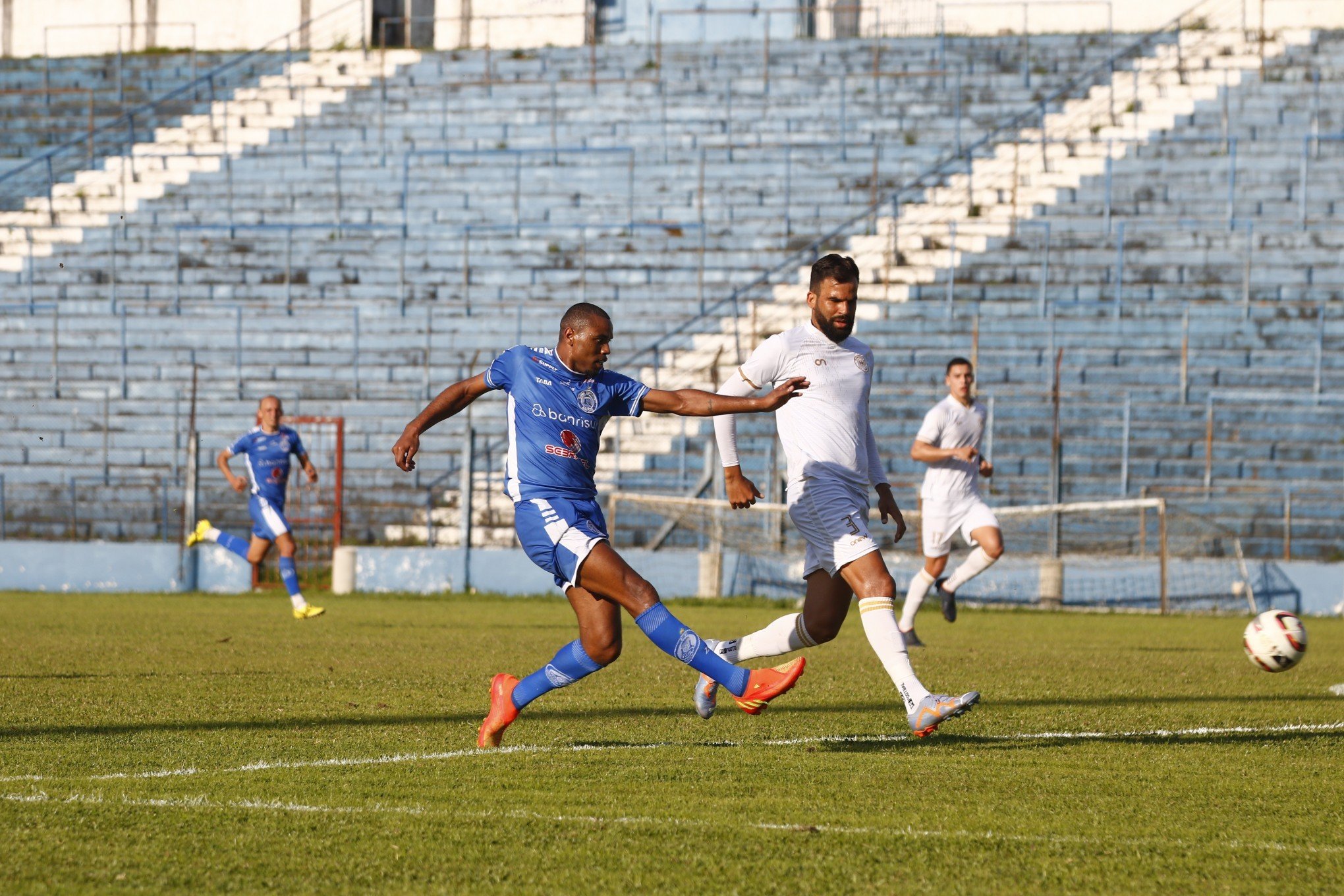 Apesar do calor em São Leopoldo, Aimoré faz partida fria e fica no empate sem gols com o Monsoon