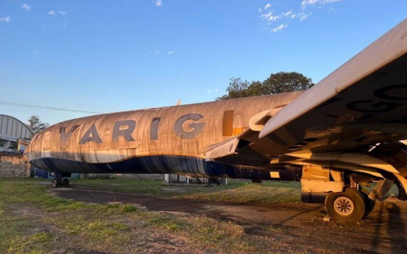 Conheça o Boeing 727 da Varig Log que está esquecido em aeroporto há 10 anos | Jornal NH