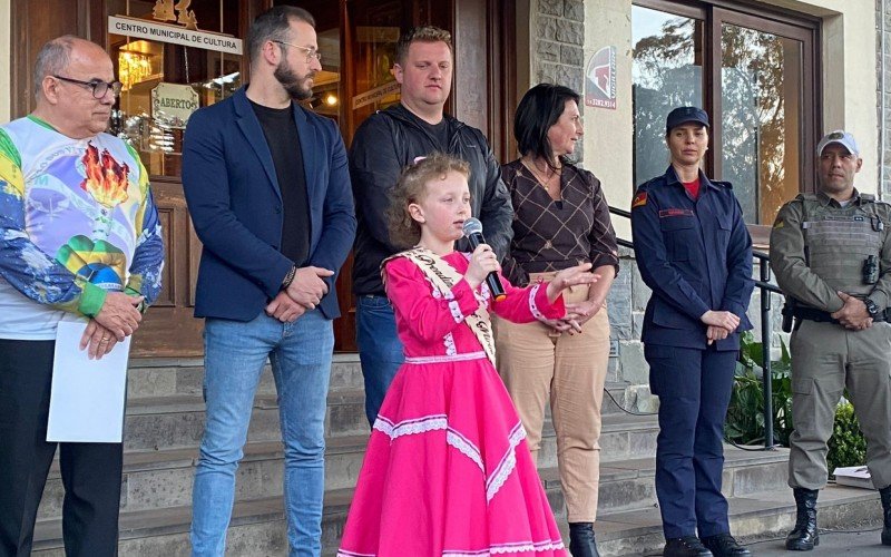 Chegada do Fogo SimbÃ³lico da PÃ¡tria em Gramado