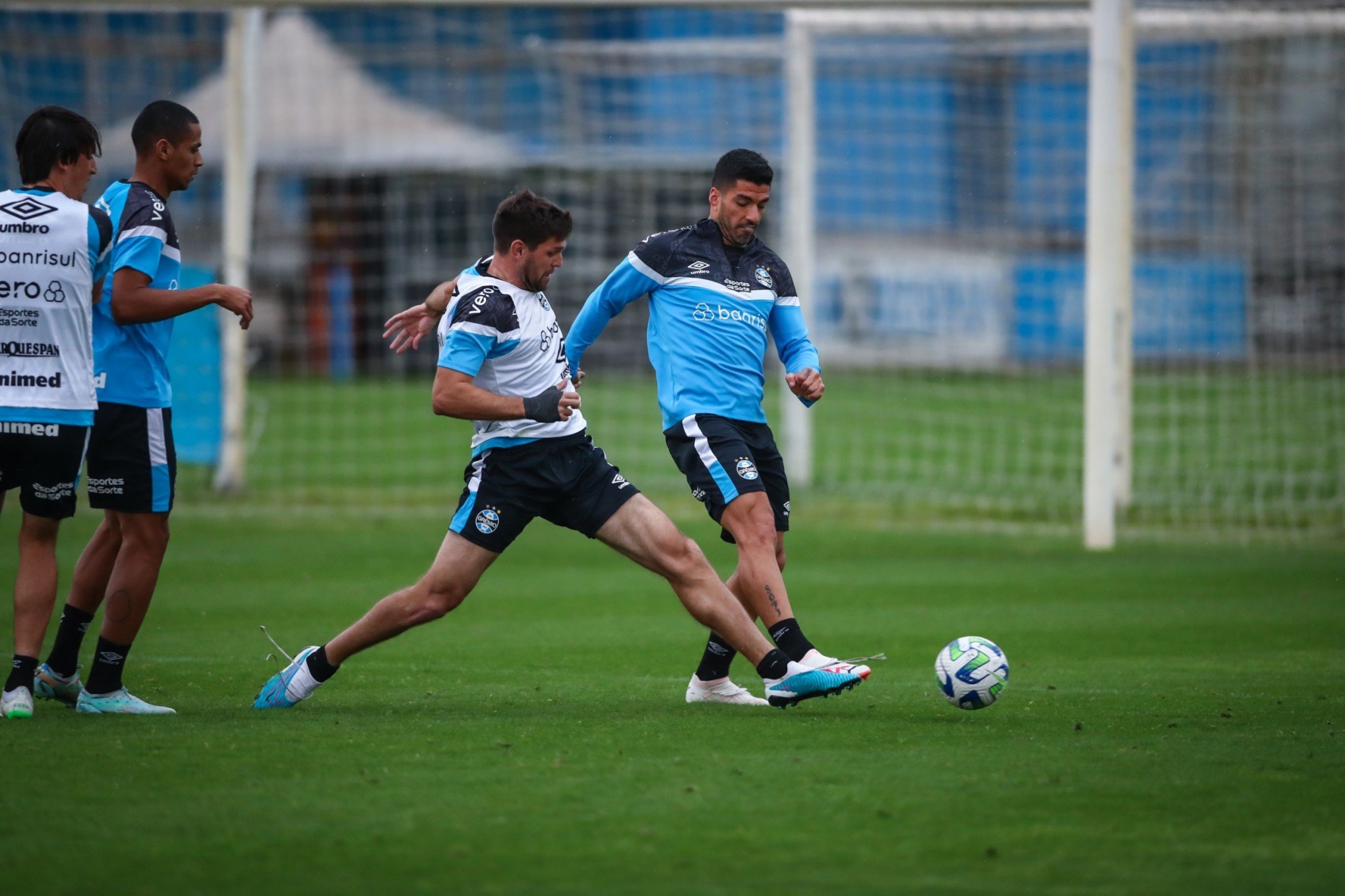 Renato Gaúcho tem longa conversa com o grupo na reapresentação dos jogadores