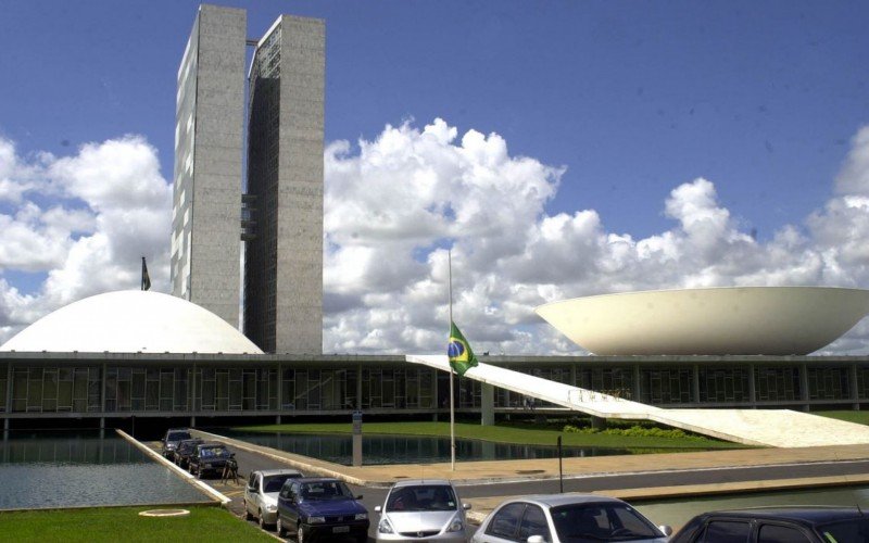 Congresso vota contra proposta do presidente Lula e derruba veto à 'saidinha' de presos em semiaberto | abc+