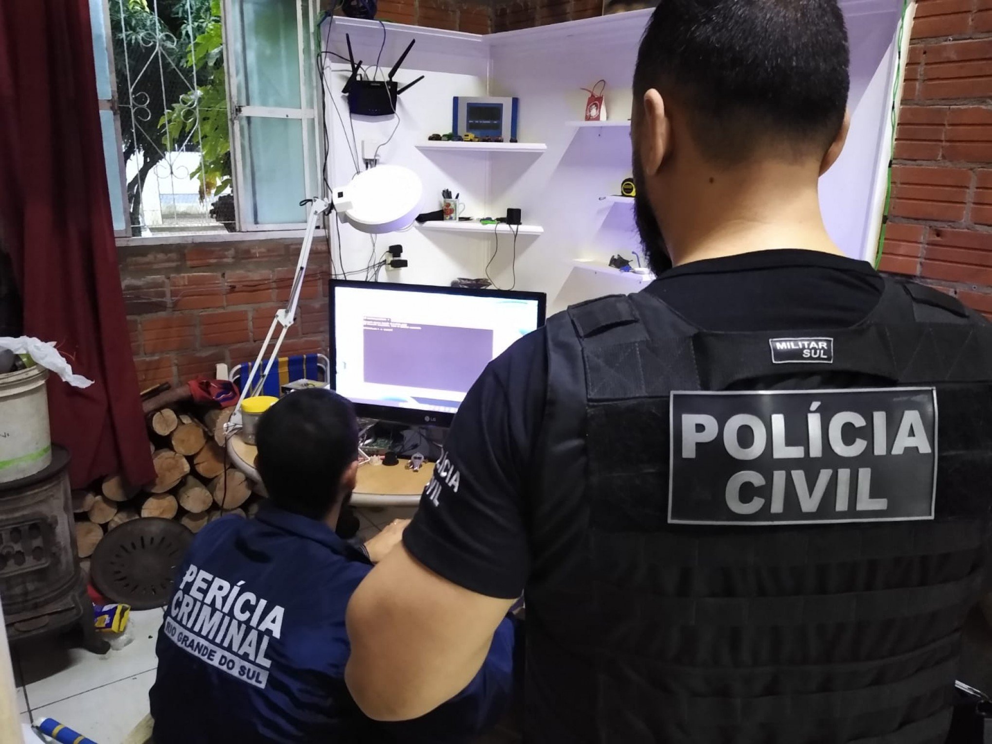 PORNOGRAFIA INFANTIL: Polícia encontra material de pedofilia e exploração sexual na casa de morador de Rolante