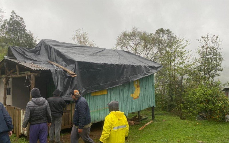  Mais de 50 casas ficaram danificadas após temporal  