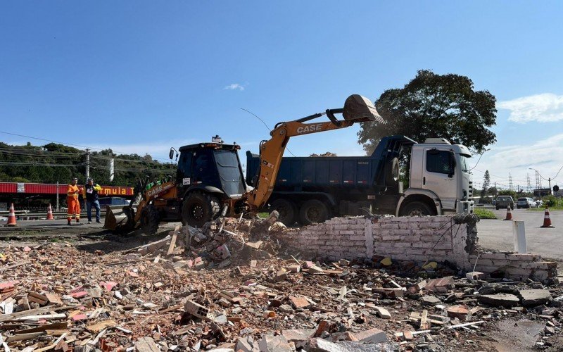 DNIT derruba casa após reintegração de posse | Jornal NH