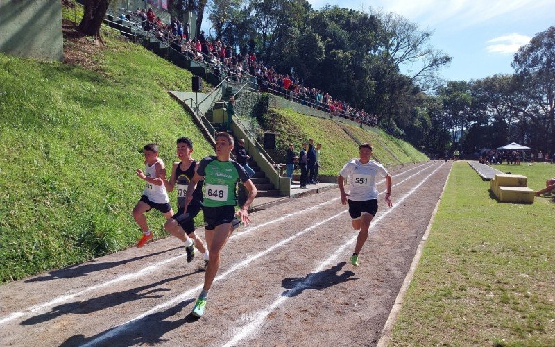 SÃ¡bado de TrofÃ©u IENH de Atletismo