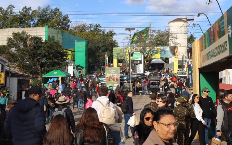 Sábado ensolarado movimenta o primeiro dia de evento no Parque Assis Brasil