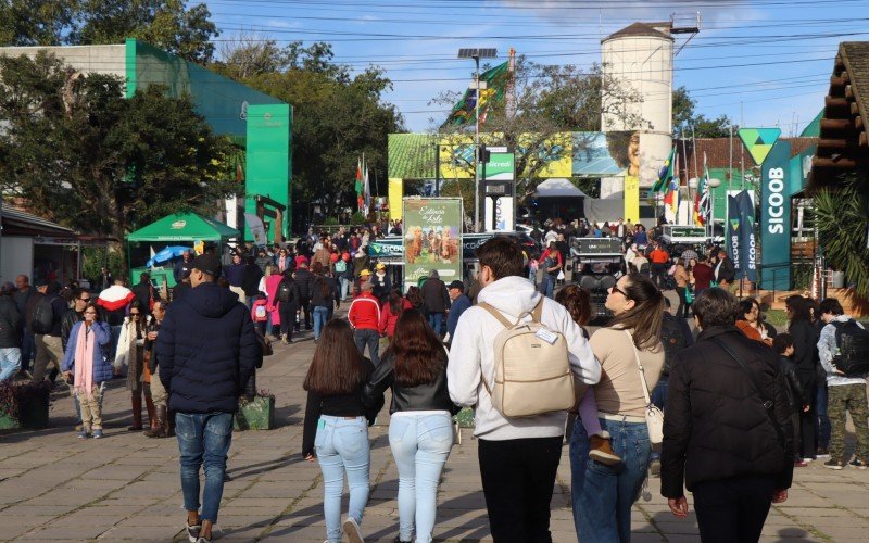 Sábado ensolarado movimenta o primeiro dia de evento no Parque Assis Brasil