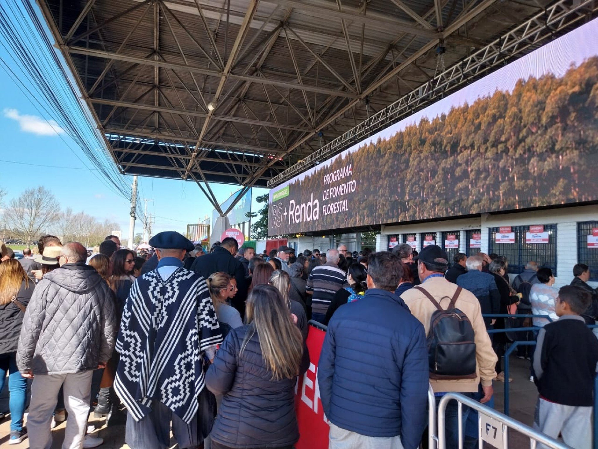 EXPOINTER: Sábado ensolarado movimenta o primeiro dia de evento no Parque Assis Brasil