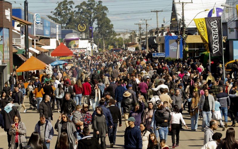 A multidÃ£o tomou conta do Parque Assis Brasil