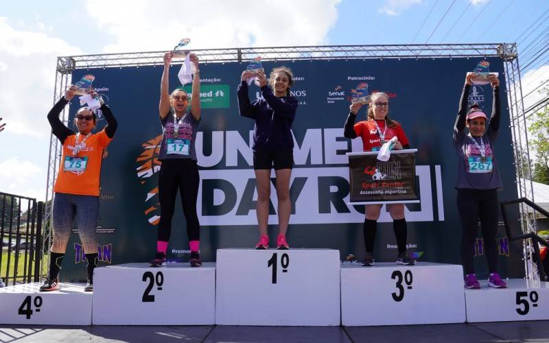 Farha en el podio: fueron los ganadores de la carrera de 3 km |  periódico nh