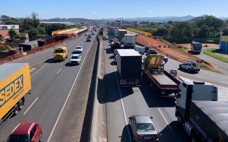 BR-116: Obras causam congestionamento de cerca de 12 quilÃ´metros entre Novo Hamburgo e Sapucaia do Sul
