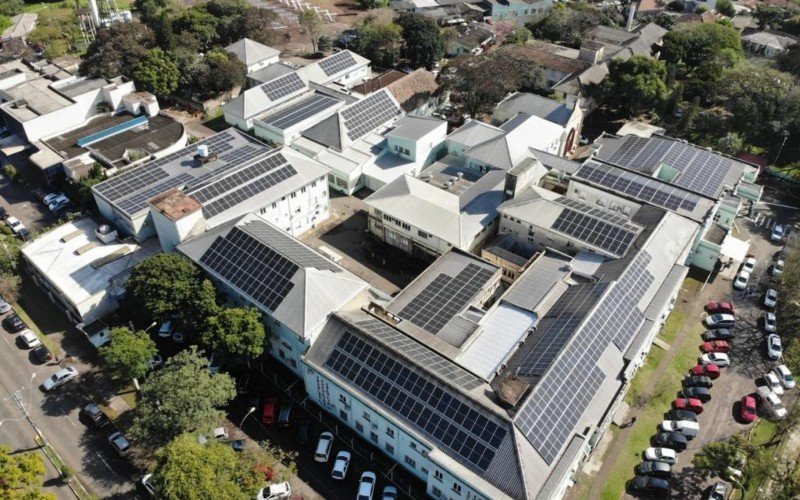 Sistema fotovoltaico no Hospital Centenário