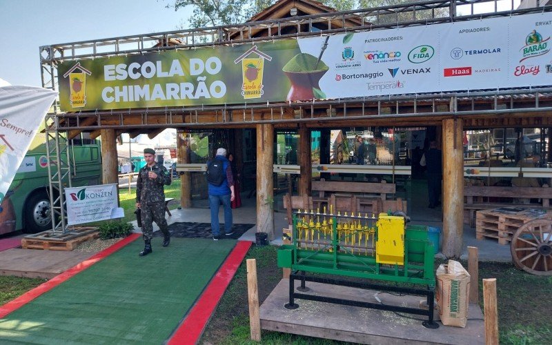 Escola do Chimarrão fica próxima à entrada principal do Parque Assis Brasil | Jornal NH