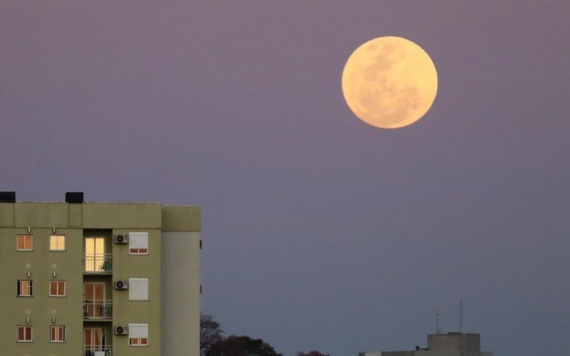 Superlua azul também iluminou o céu do Rio Grande do Sul em 2023 | abc+