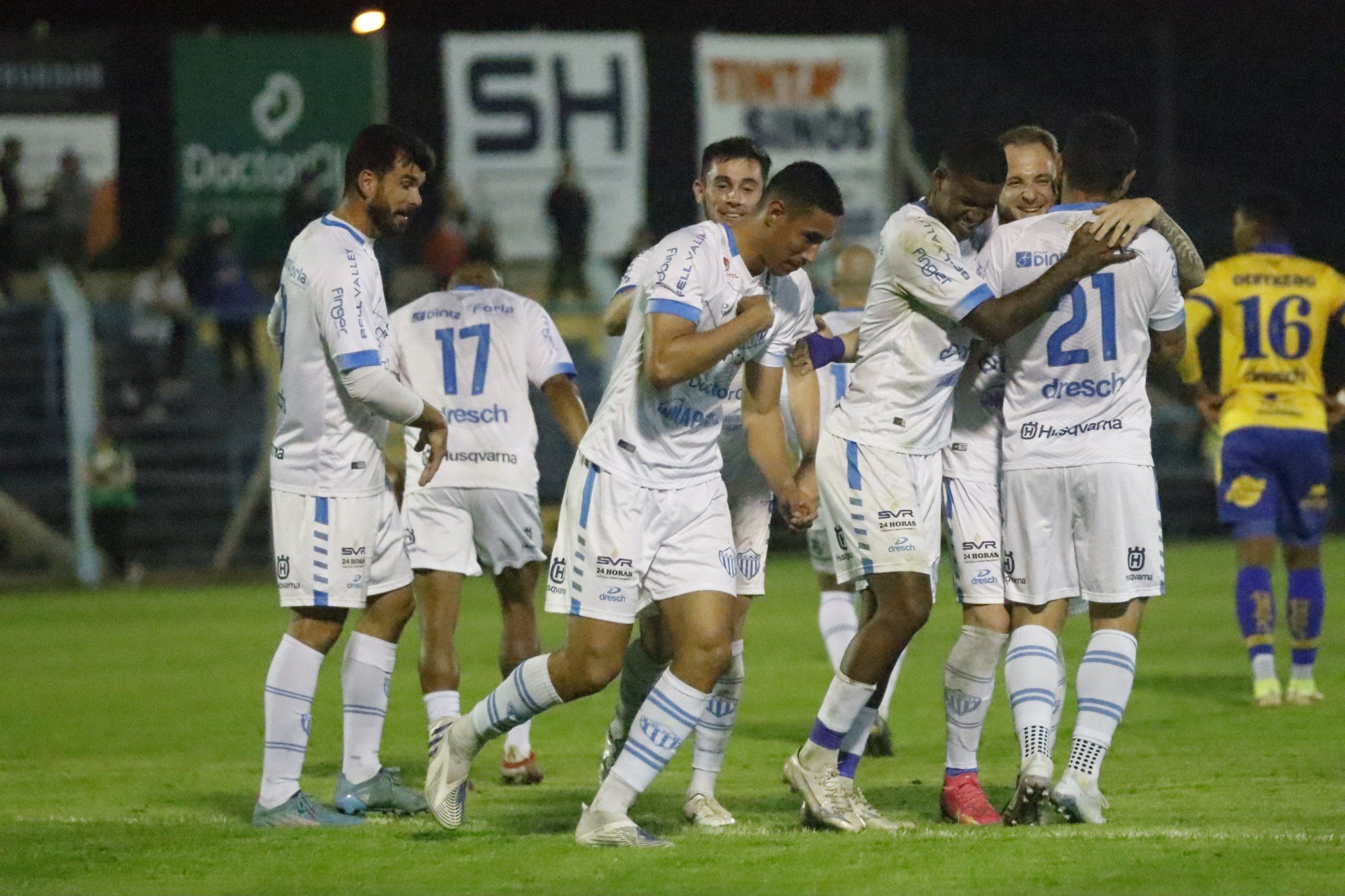 Grêmio vence o Novo Hamburgo em jogo-treino no CT Luiz Carvalho