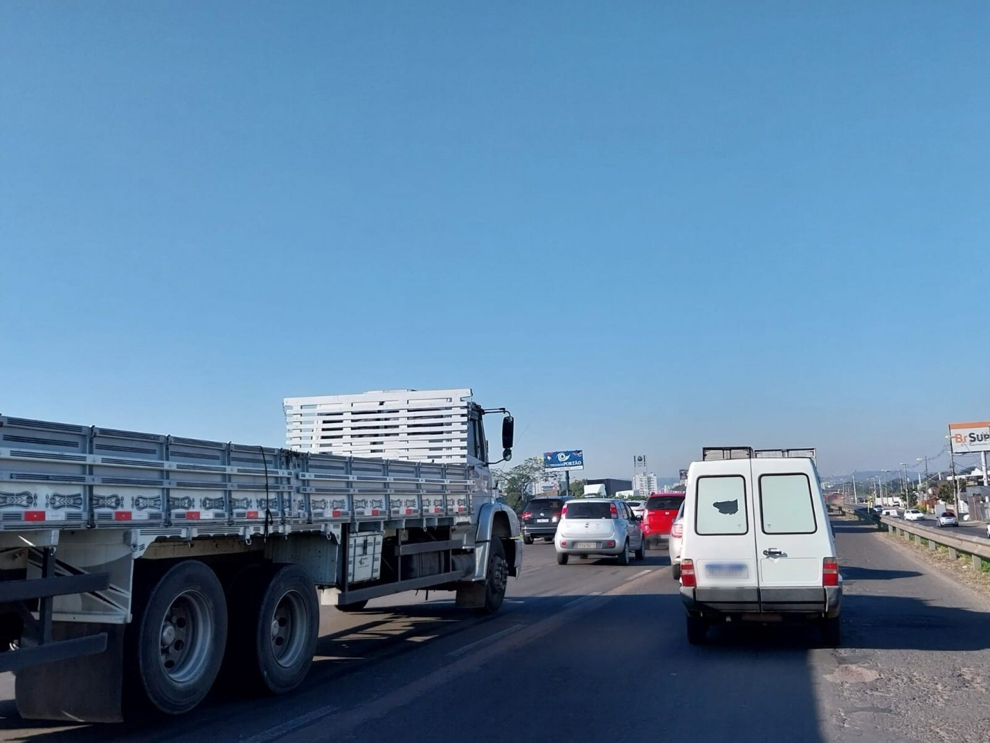 BR-116: Obras voltam a causar lentidão em trecho da rodovia nesta quarta-feira