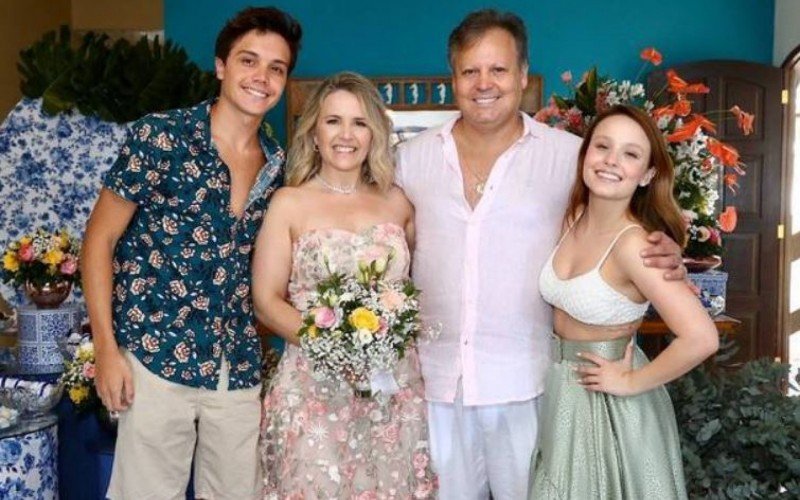 Ex-namorado de Larissa Manoela, Leo Cidade, toma partido em briga da atriz com os pais | Jornal NH