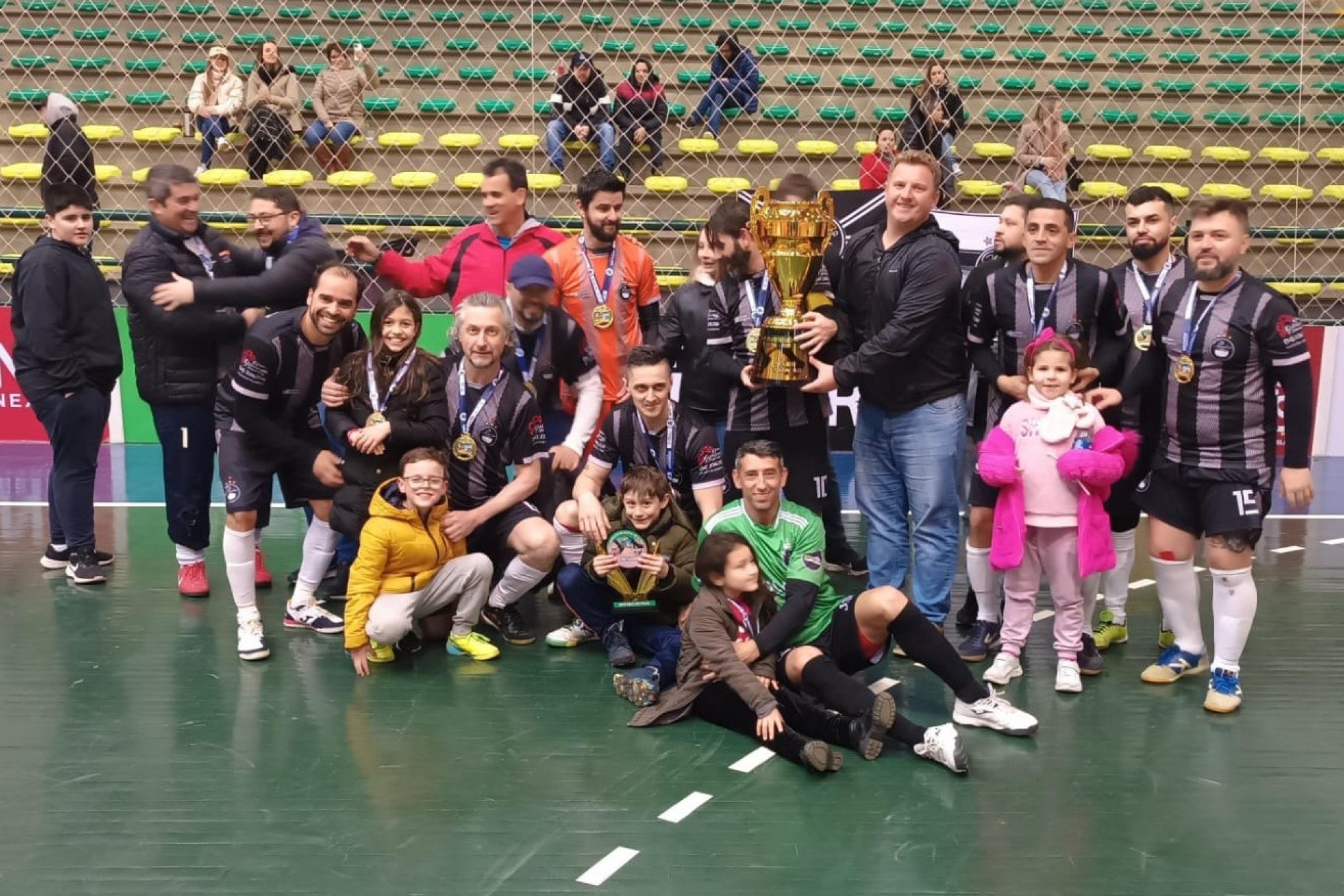 Panelão conquista o tricampeonato do municipal de futsal Sênior de Gramado