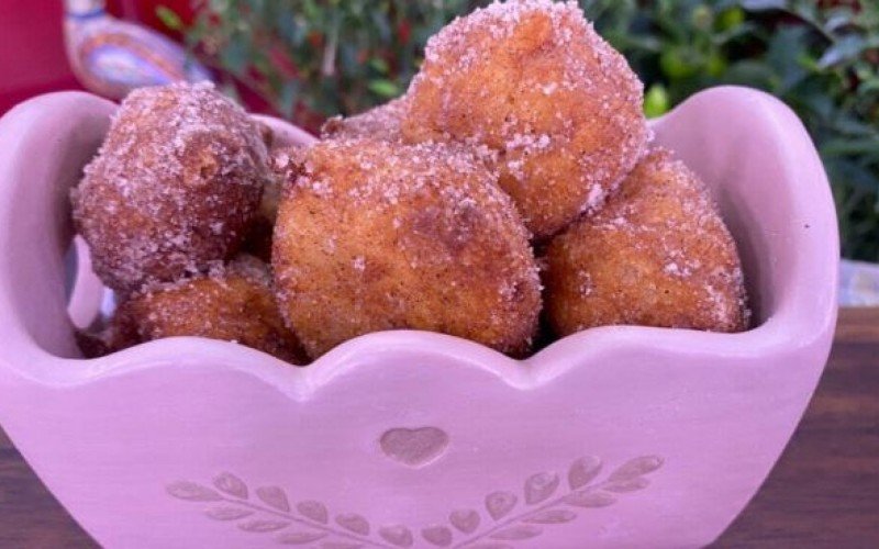 Aprenda a fazer o Bolinho de chuva com dois ingredientes da Ana Maria Braga | Jornal NH
