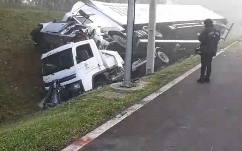 Acidente na free way deixou dois mortos na madrugada desta sexta-feira 