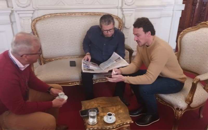 Gustavo Zanatta, prefeito de Montenegro, com o assessor da  Casa Civil do Estado, André Palácio, acompanhado de Kaél | Jornal NH