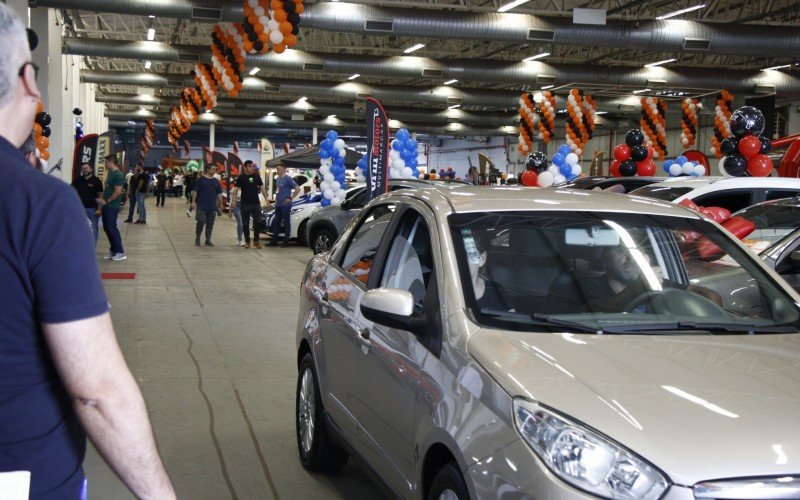 Mais de 800 carros ainda estão à venda na Fenac no Feirão ABC Carros e Motos que segue neste domingo | Jornal NH