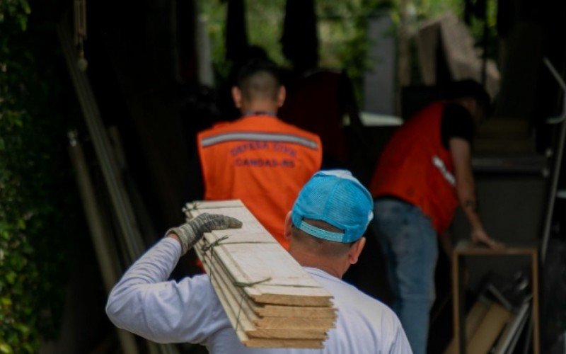 Material foi levado à casa de parente da idosa na tarde desta sexta-feira (1º)