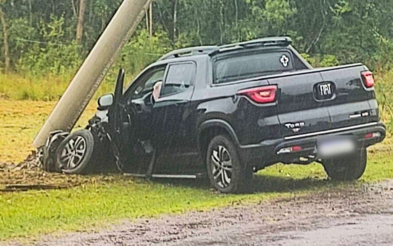 Quatro crianças estão entre as sete pessoas envolvidas em colisão entre dois veículos com queda de poste | Jornal NH