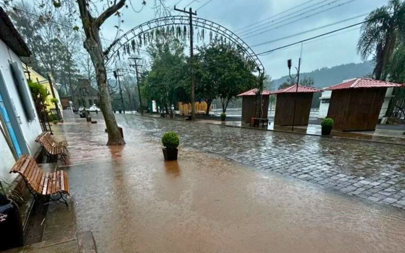 NÃºcleo de Casas Enxaimel, de Ivoti, jÃ¡ tem pontos com alagamento