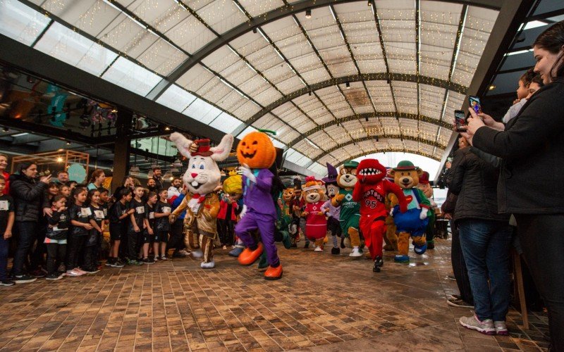 Corrida de Mascotes na segunda edição da Meia Maratona Laghetto