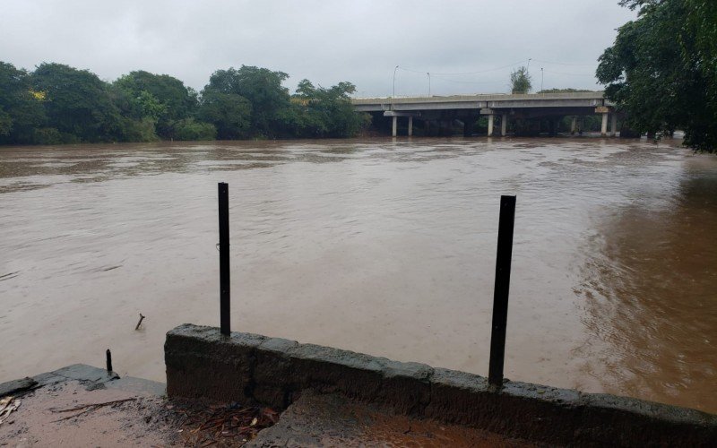 Nível do Rio dos Sinos chegou a 3,08 metros em São Leopoldo