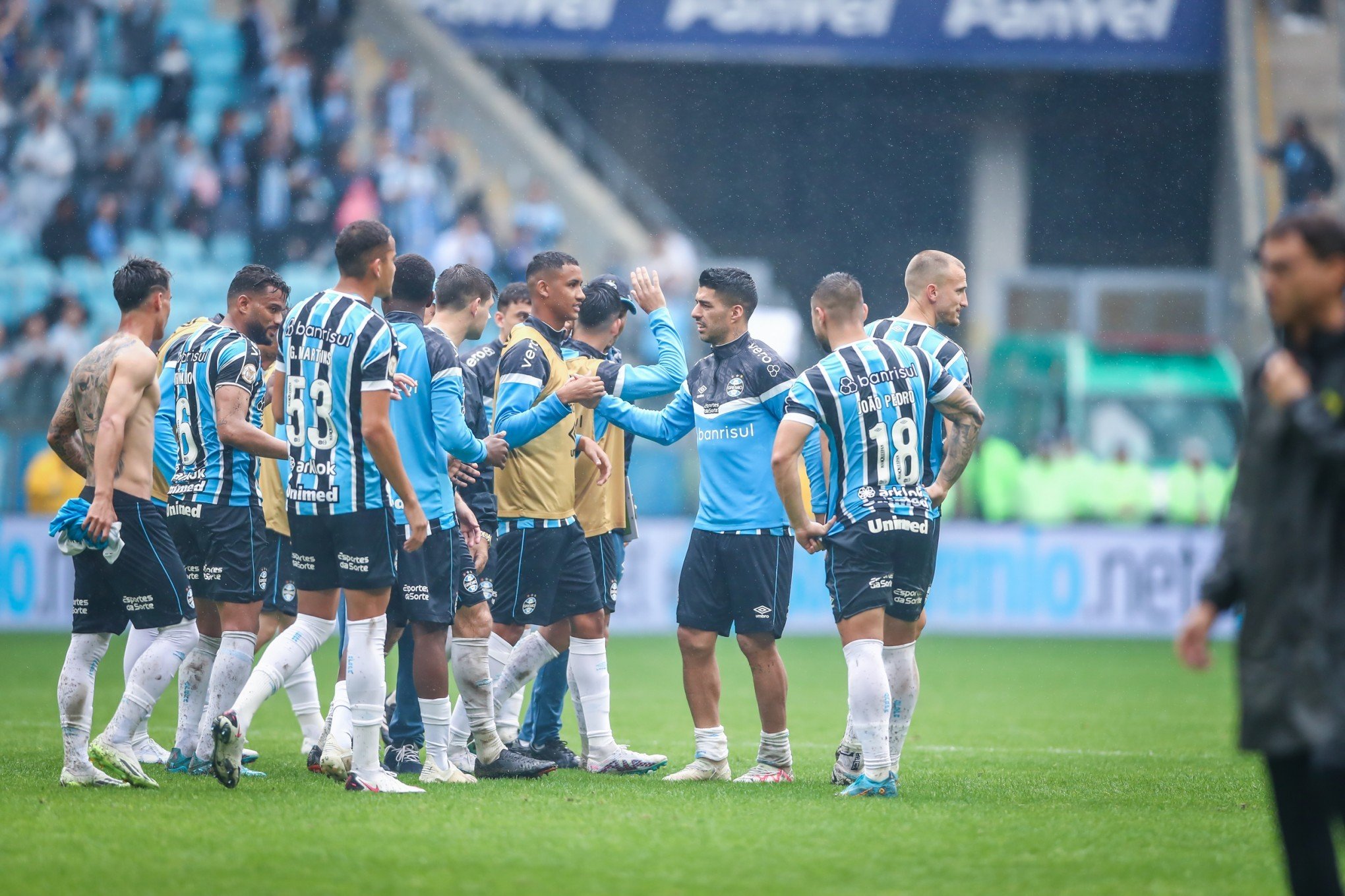 Renato Gaúcho e elenco do time principal se reapresentam no Grêmio