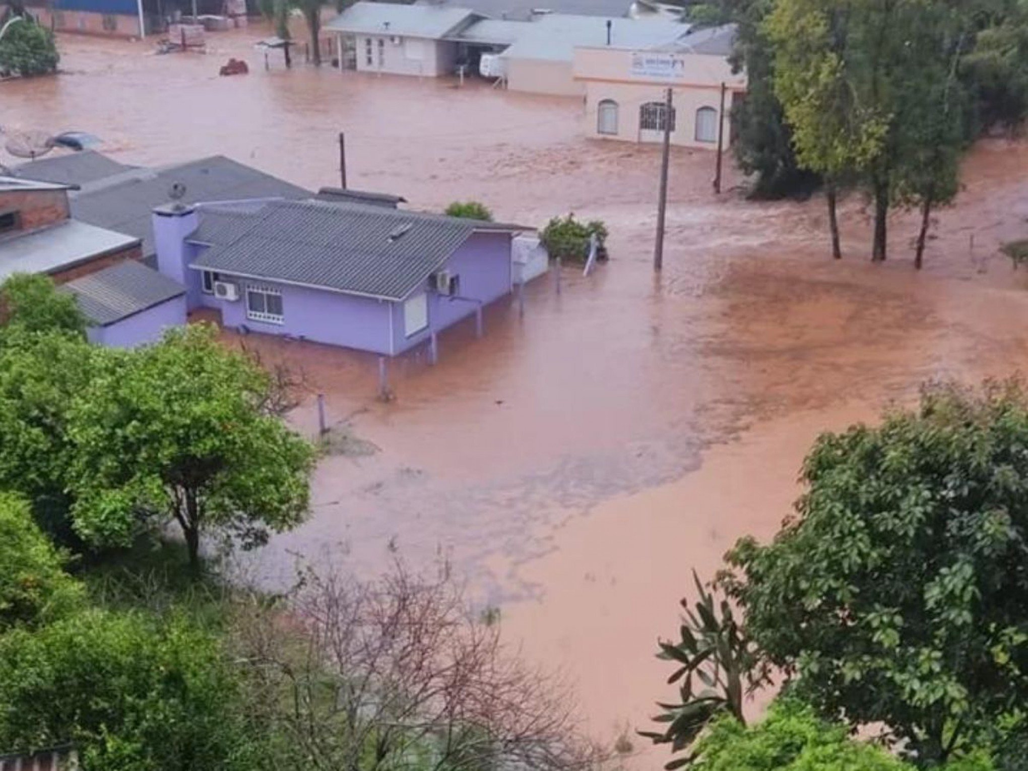 Estado já tem cidades com enchente; volume supera 300 milímetros