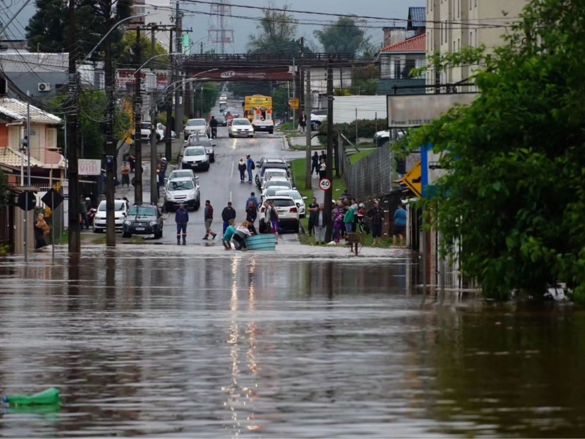 Chuvas extremas causam mortes e afetam mais de dois milhões de pessoas no Rio Grande do Sul